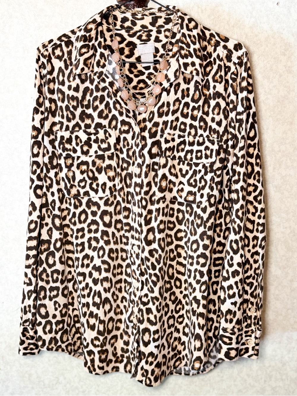 Chico’s Leopard Animal Print Button Down Shirt Modal Rayon Stretch Size 1/M EUC - Picture 2 of 9